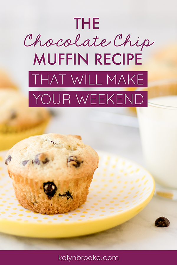 These chocolate chip muffins are divine! If my waistline let me have them for breakfast every single day I totally would. I also how simple this chocolate chip muffin recipe is to make, and it's freezer friendly too! #chocolatechipmuffins #chocolatechipmuffinrecipe #muffinrecipe #muffinideas